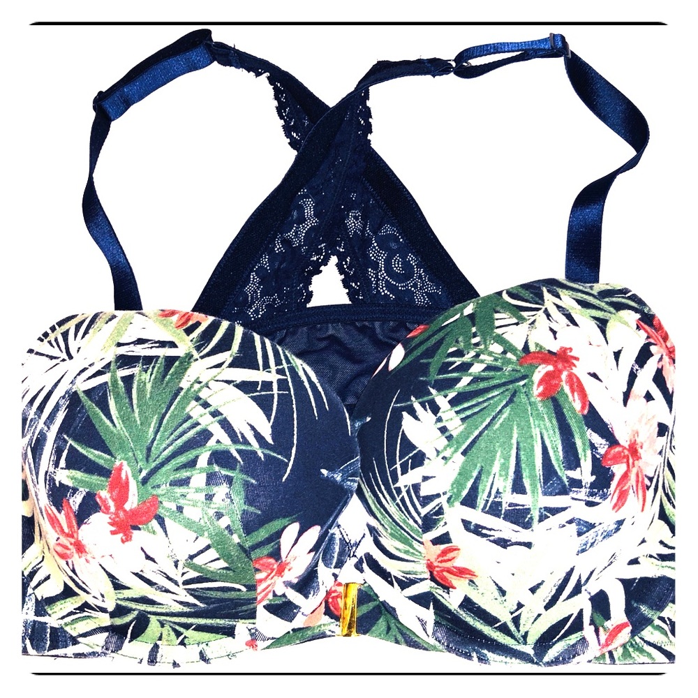 NWOT Cacique Front-Close Boost Plunge Bra